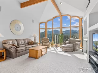 Photo #2: 1029140 Listing