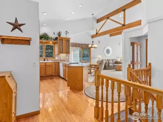 Photo #5: 1029140 Listing