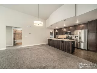 Photo #5: 1029154 Listing