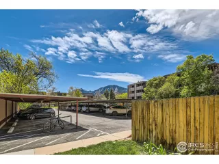 Photo #1: 1029191 Listing