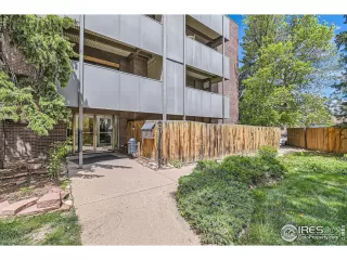 Photo #2: 1029191 Listing