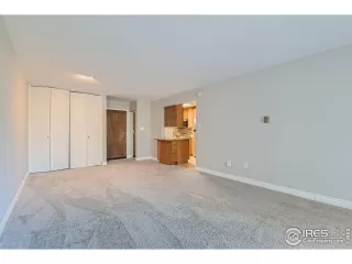 Photo #5: 1029191 Listing