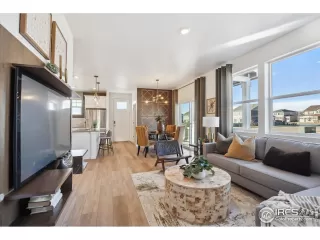 Photo #4: 1029275 Listing