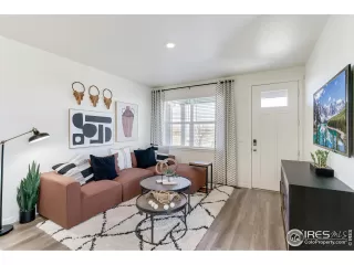 Photo #4: 1029309 Listing