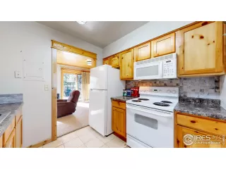 Photo #2: 1029354 Listing