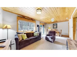 Photo #4: 1029354 Listing