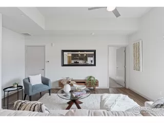 Photo #2: 1029419 Listing