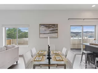 Photo #5: 1029419 Listing