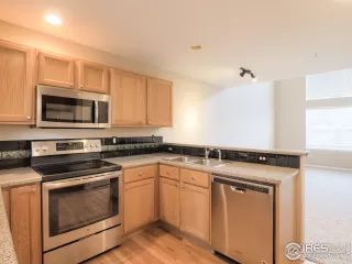 Photo #5: 1029420 Listing