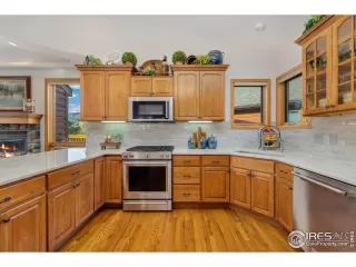 Photo #3: 1029528 Listing