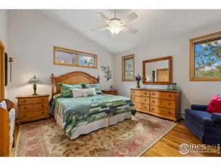 Photo #4: 1029528 Listing