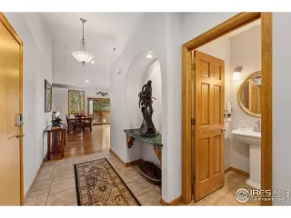 Photo #5: 1029528 Listing