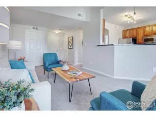 Photo #5: 1029529 Listing