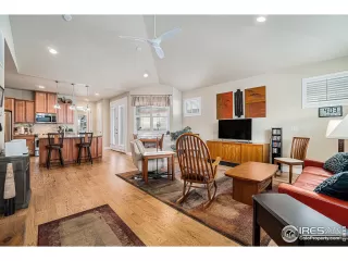 Photo #4: 1029543 Listing