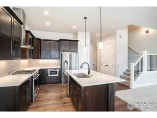 Photo #6: 1029624 Listing