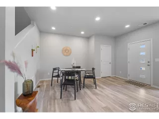 Photo #3: 1029641 Listing