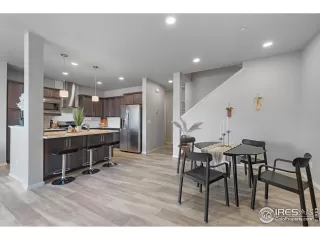 Photo #4: 1029641 Listing