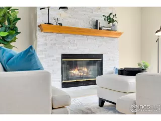 Photo #4: 1029664 Listing