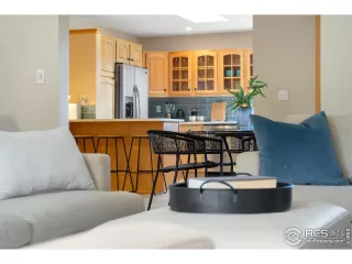 Photo #6: 1029664 Listing