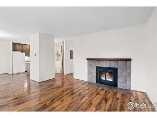 Photo #4: 1029715 Listing