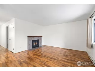 Photo #6: 1029715 Listing