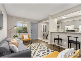 Photo #1: 1029737 Listing