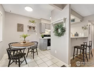 Photo #2: 1029737 Listing