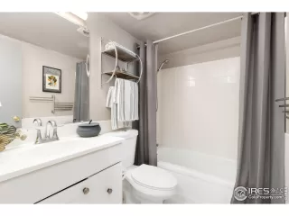 Photo #5: 1029737 Listing