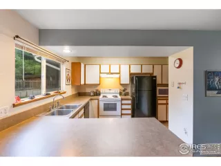 Photo #5: 1029809 Listing