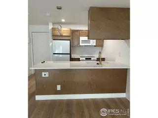 Photo #2: 1029851 Listing