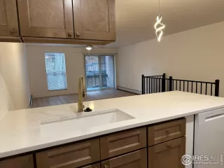 Photo #5: 1029851 Listing