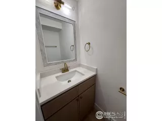 Photo #6: 1029851 Listing