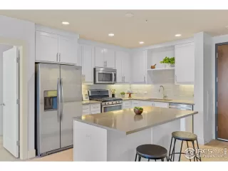 Photo #3: 1029889 Listing