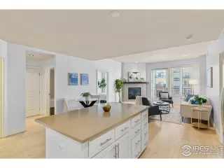 Photo #5: 1029889 Listing