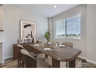 Photo #2: 1029929 Listing