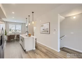 Photo #6: 1029929 Listing