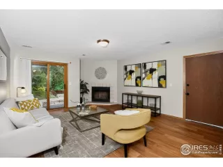 Photo #6: 1029982 Listing