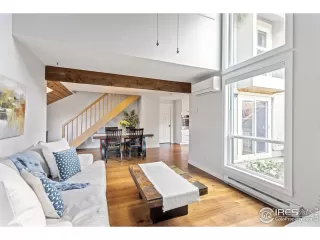 Photo #6: 1029997 Listing