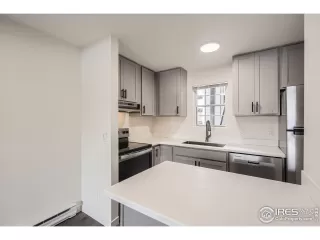 Photo #2: 1030018 Listing