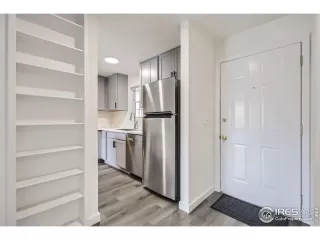 Photo #3: 1030018 Listing