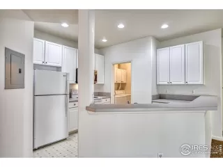 Photo #6: 1030021 Listing