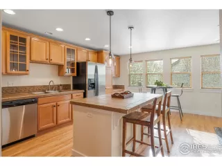 Photo #3: 1030050 Listing