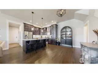 Photo #3: 1030053 Listing