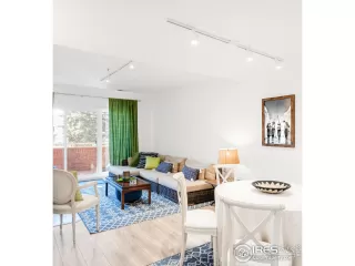 Photo #4: 1030158 Listing