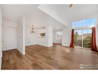 Photo #5: 1030213 Listing