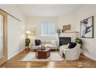 Photo #4: 1030238 Listing