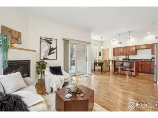 Photo #6: 1030238 Listing