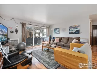 Photo #2: 1030259 Listing