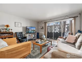 Photo #3: 1030259 Listing