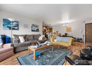 Photo #4: 1030259 Listing